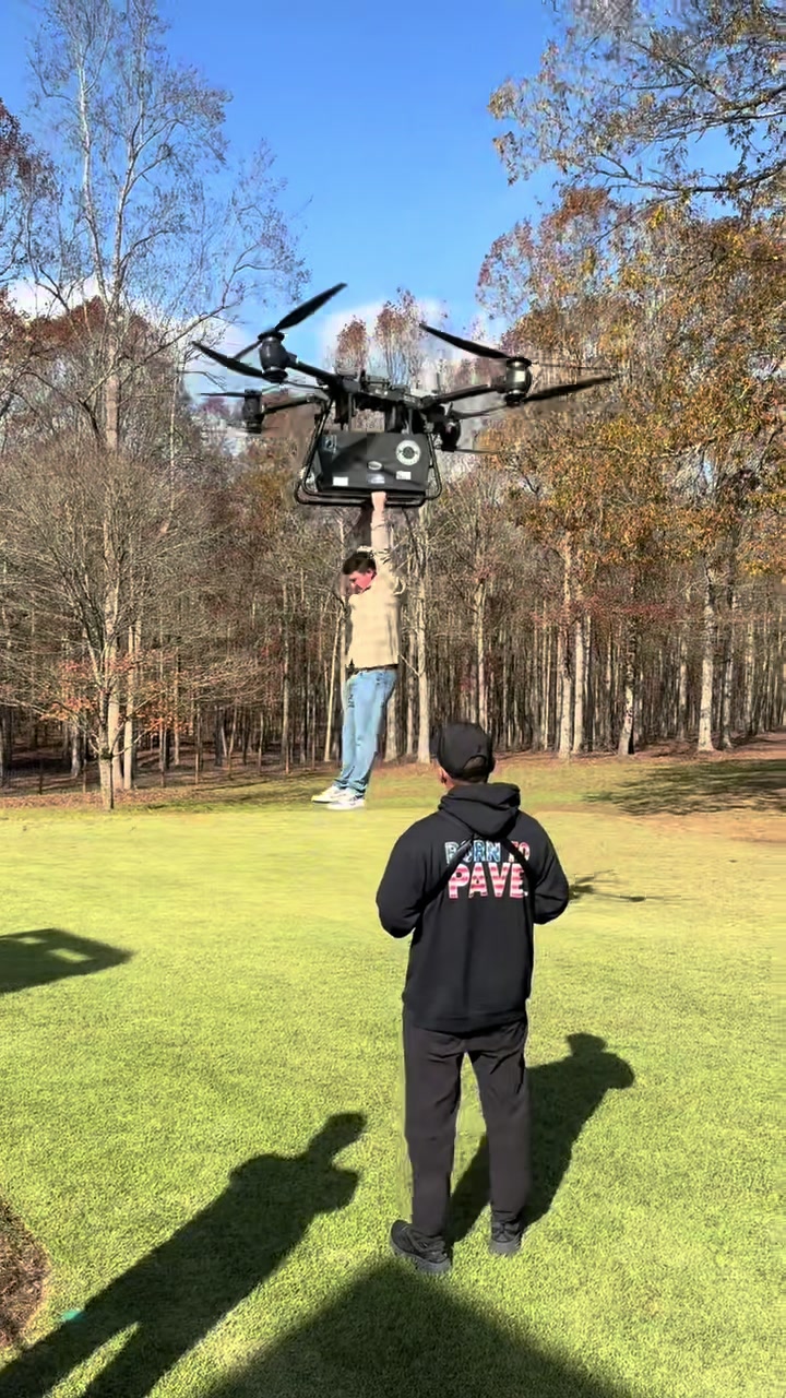 DJI Fly Cart 3 en fait peut venir vous chercher et vous faire voler. Devrions-nous obtenir une harne