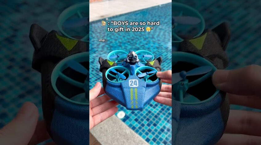 , (Landschaftsdrone): This drone is waterproof 😭