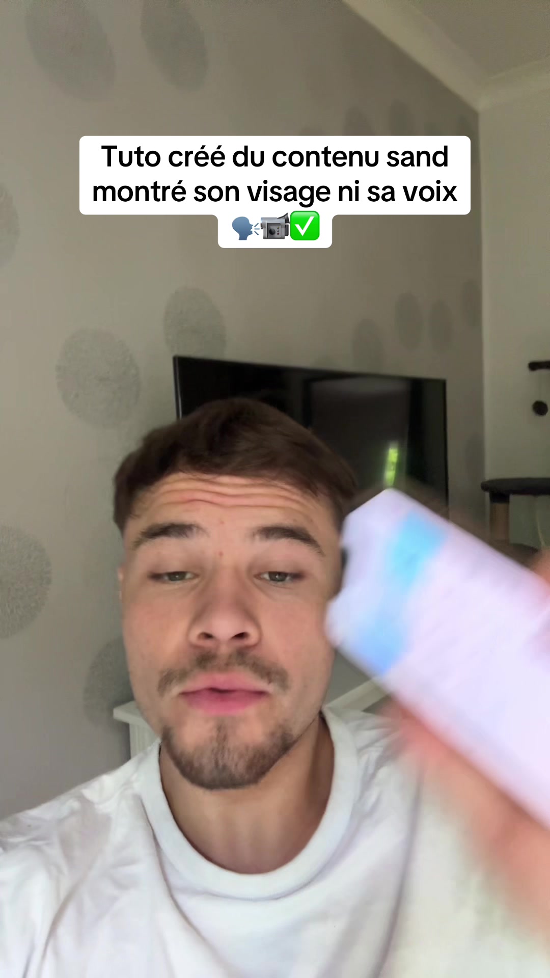 Tuto créé du contenu sand montré son visage ni sa voix