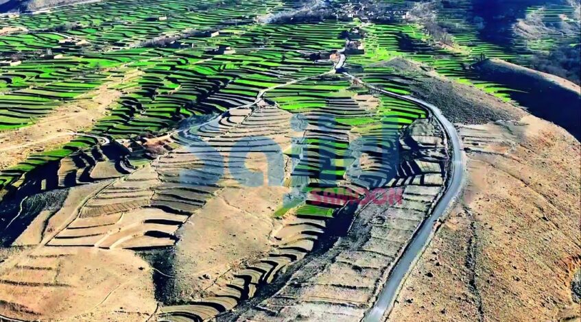 , drone; du dessus du ciel entre zawa et kadali à khogyani, la vraie beauté de na