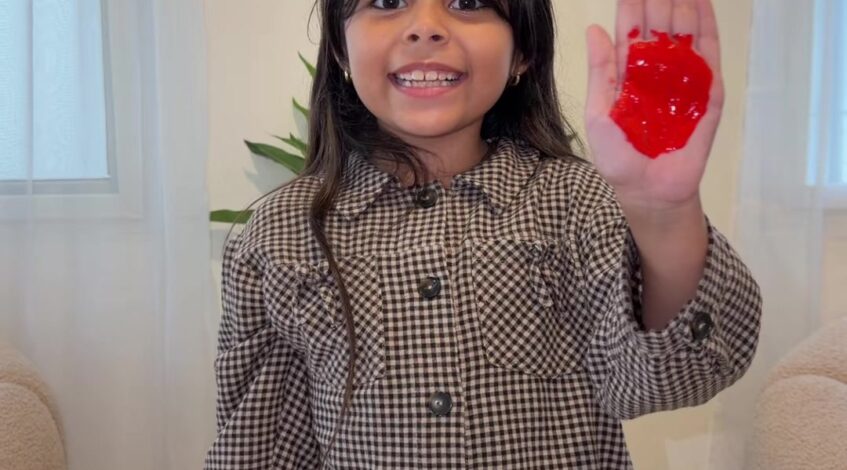 , Tiktok (YouTuber): Violet