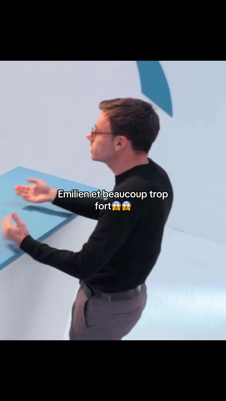 Emilien et beaucoup trop fort
