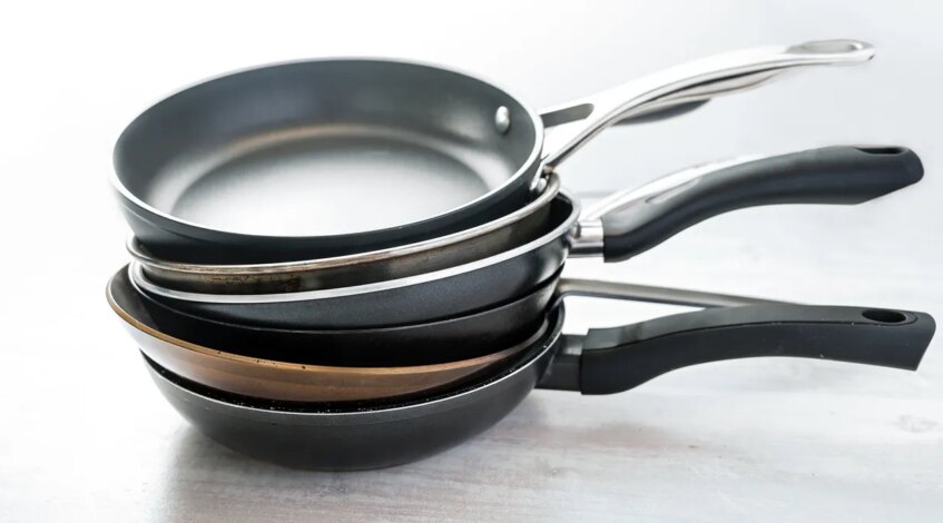 , WEB: L’industrie des ustensiles de cuisine mène un combat majeur à propos des allégations de PFAS