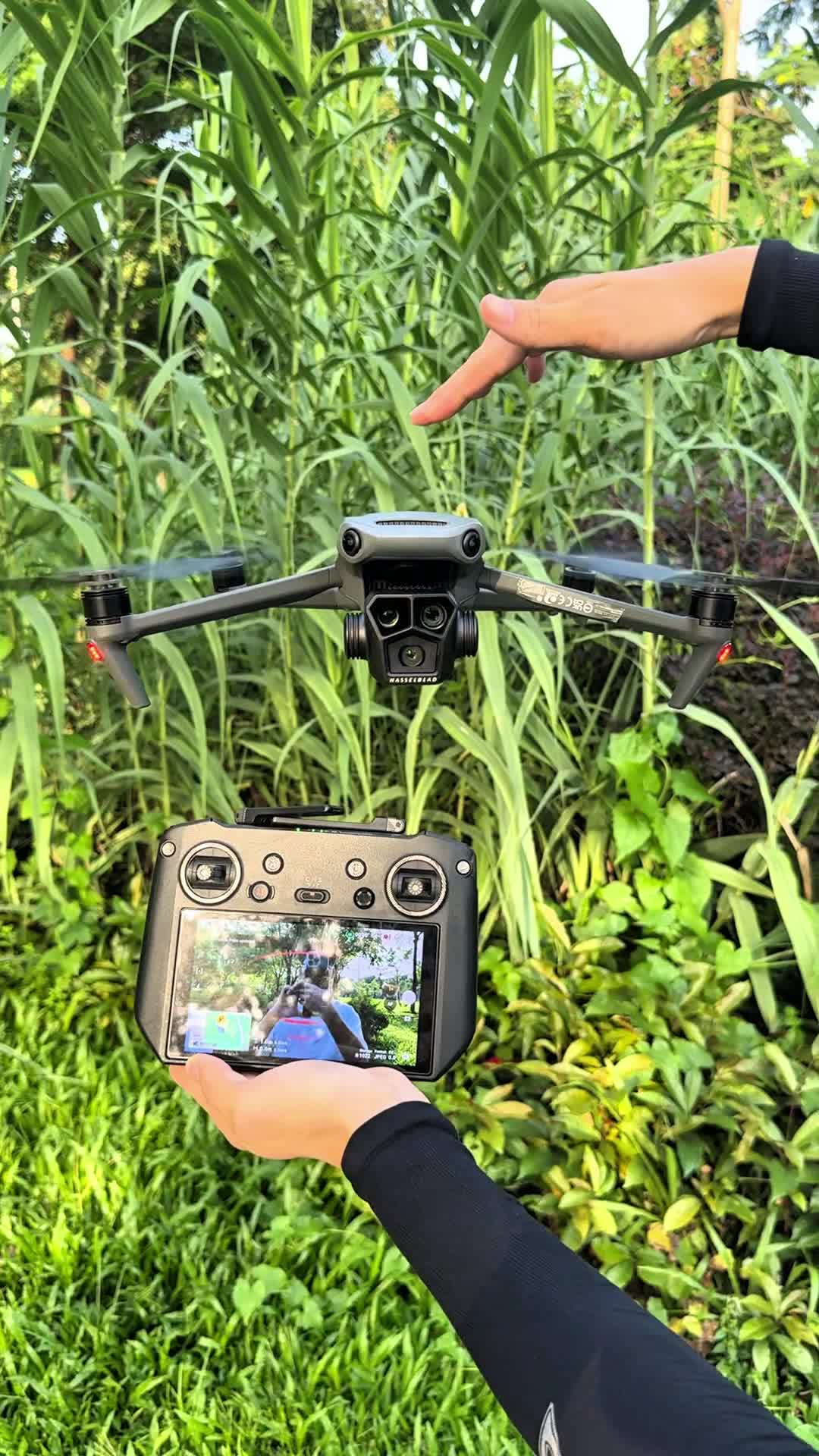 On vous recommande ce drone GPS ! Il dispose du retour automatique, du décollag