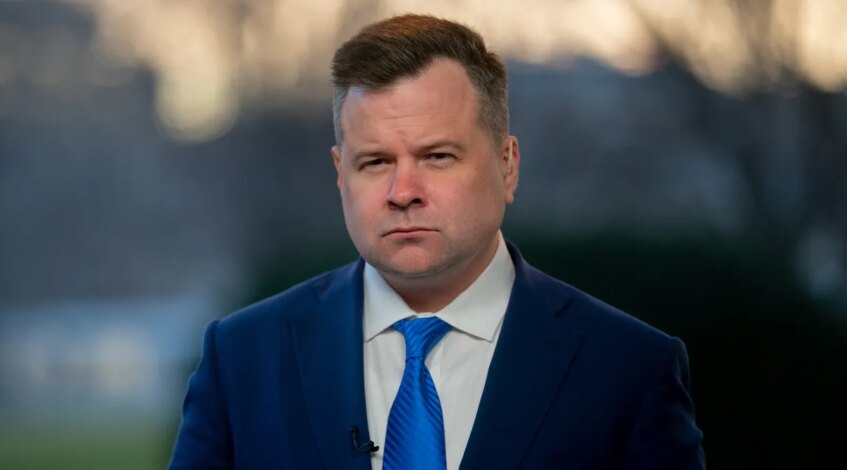 , WEB: Trump met en danger une autorité de surveillance clé en raison du choix d’un chef espion « non qualifié »