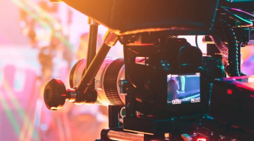 , producción audiovisual,Les 3 étapes clés de la production audiovisuelle : Pré-production, Production et Po
sur Tiktok