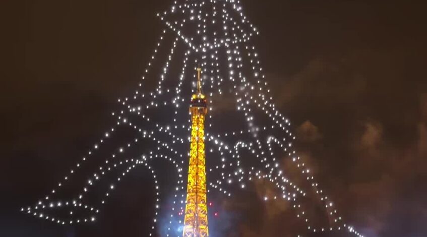 , Tiktok (drone): Les images du spectacle de drones durant le feu d’artifice du 14 juillet à Pari