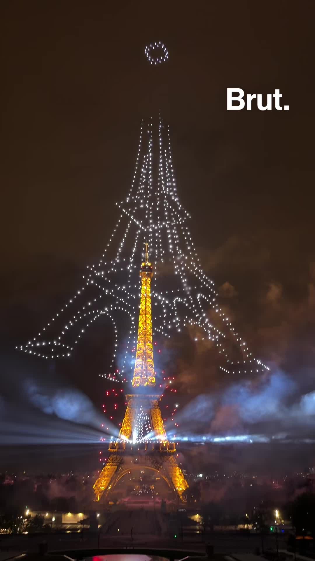 Les images du spectacle de drones durant le feu d’artifice du 14 juillet à Pari