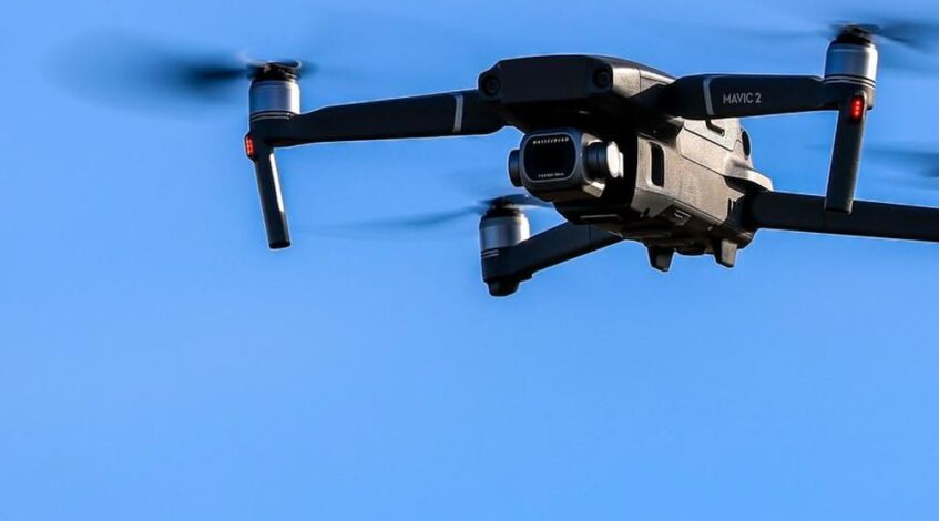 , drone; Sicherheit: Drohne am Flughafen – Polizeigewerkschaft sieht Warnsignal